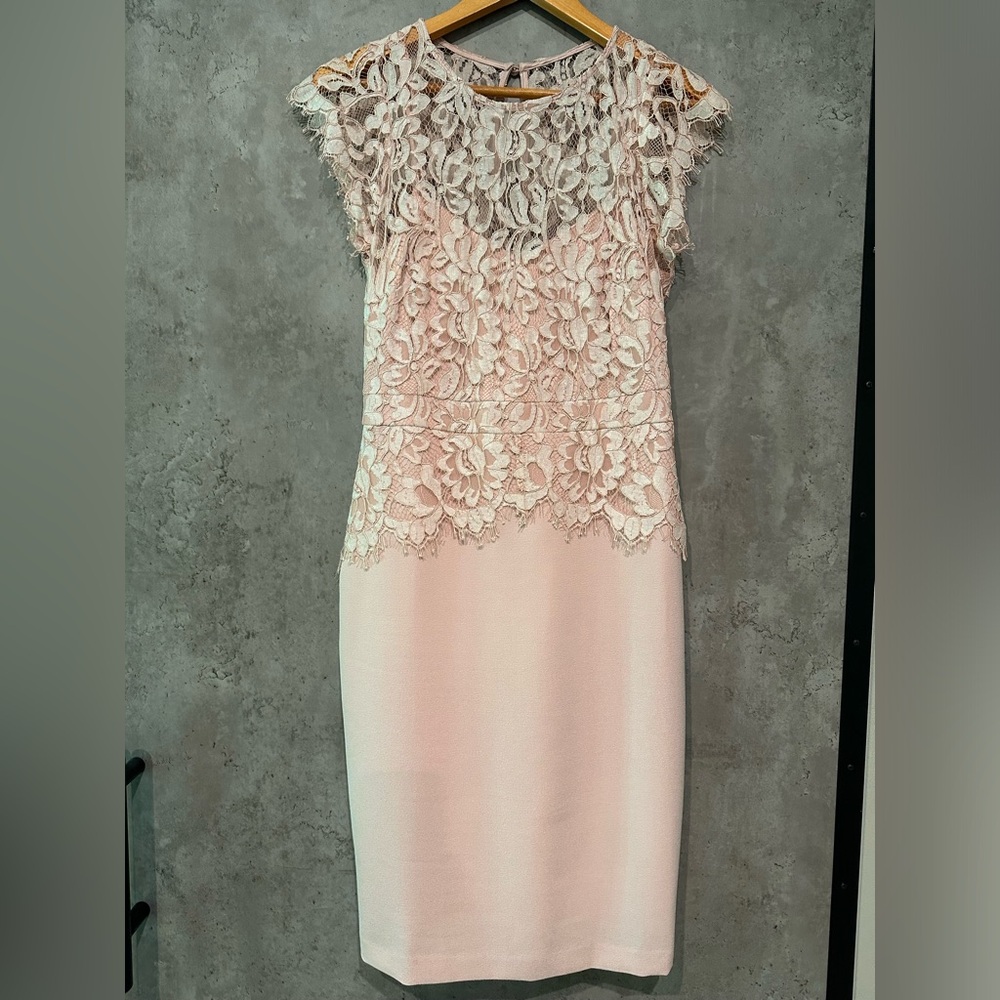 Pink, lace Vince Camuto women’s size 6 formal dress
